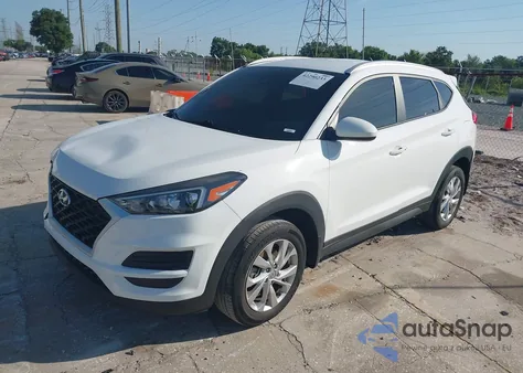 2020 Hyundai Tucson Value z USA, uszkodzony, nr VIN KM8J33A42LU204113